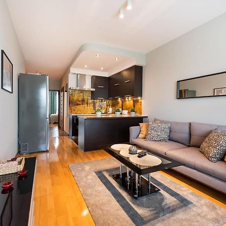 Wola Prime 2-Bedroom Apartment วอร์ซอ ภายนอก รูปภาพ