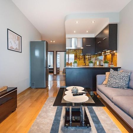 Wola Prime 2-Bedroom Apartment วอร์ซอ ภายนอก รูปภาพ