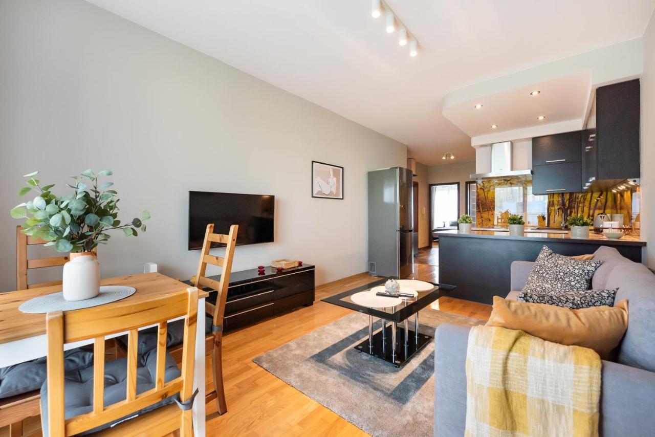 Wola Prime 2-Bedroom Apartment วอร์ซอ ภายนอก รูปภาพ