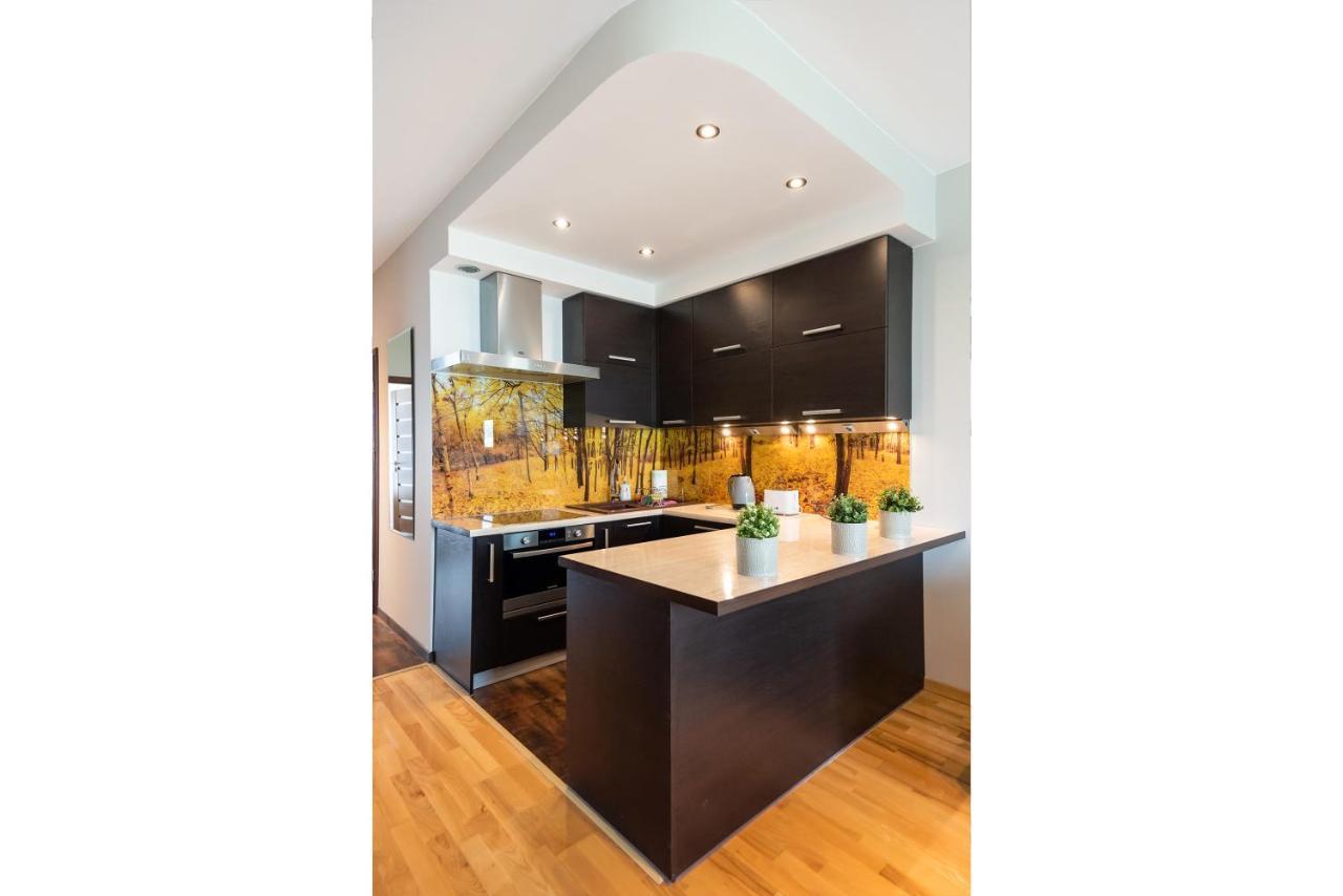 Wola Prime 2-Bedroom Apartment วอร์ซอ ภายนอก รูปภาพ
