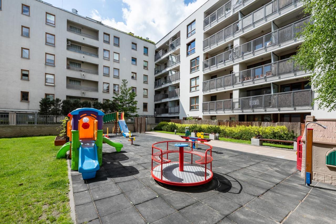 Wola Prime 2-Bedroom Apartment วอร์ซอ ภายนอก รูปภาพ