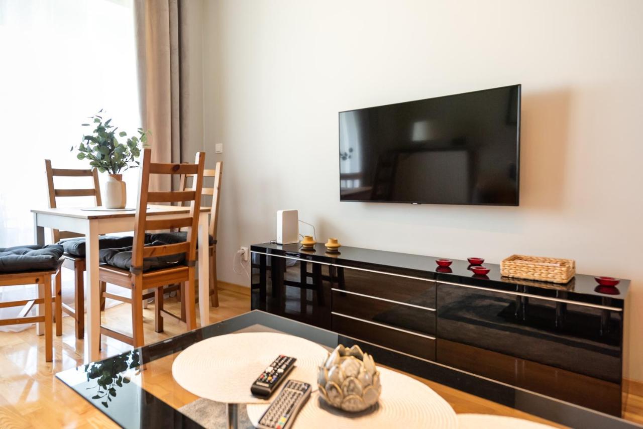 Wola Prime 2-Bedroom Apartment วอร์ซอ ภายนอก รูปภาพ