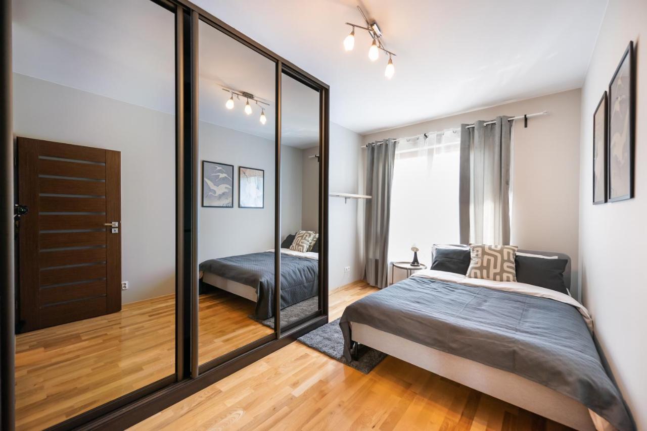 Wola Prime 2-Bedroom Apartment วอร์ซอ ภายนอก รูปภาพ