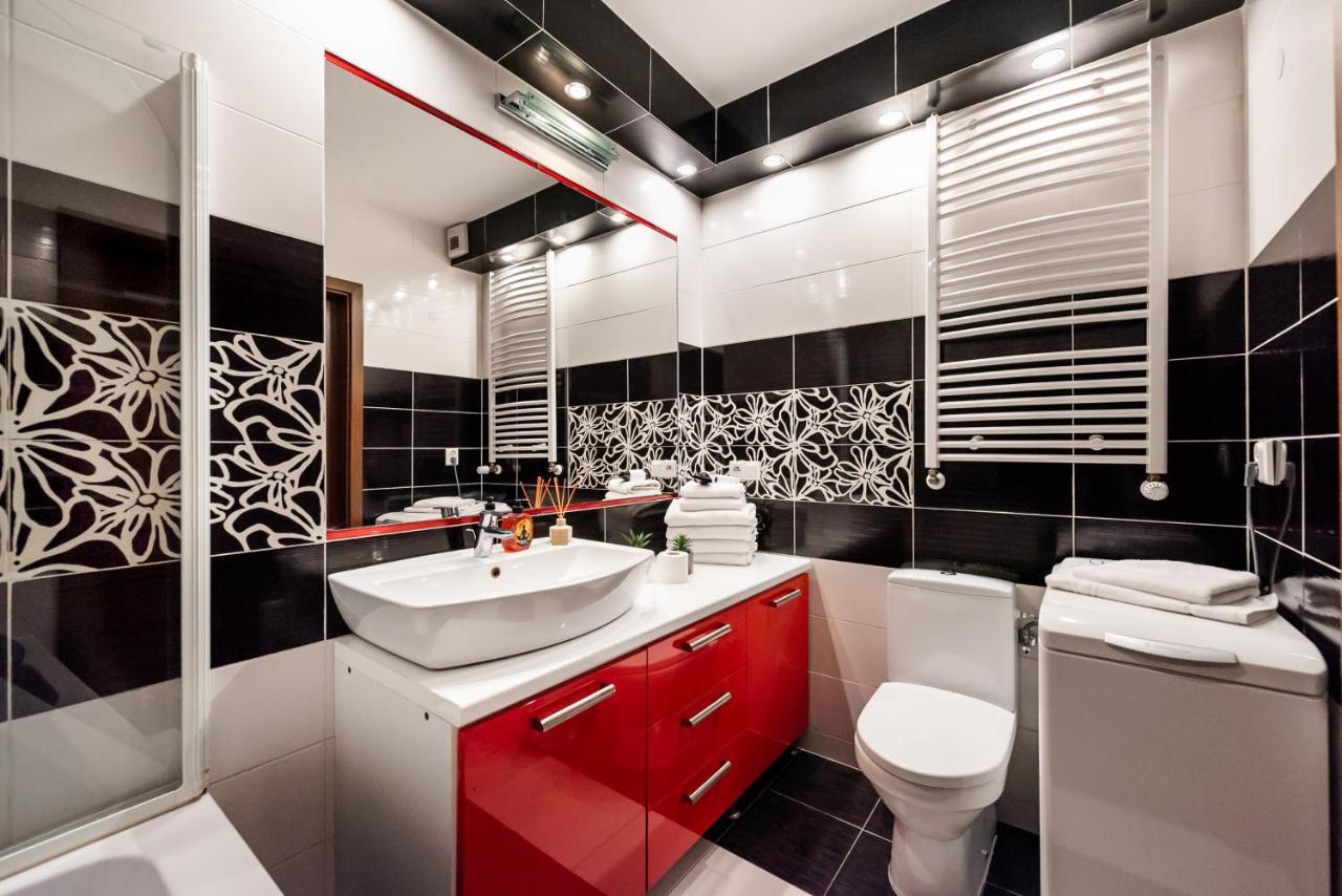Wola Prime 2-Bedroom Apartment วอร์ซอ ภายนอก รูปภาพ