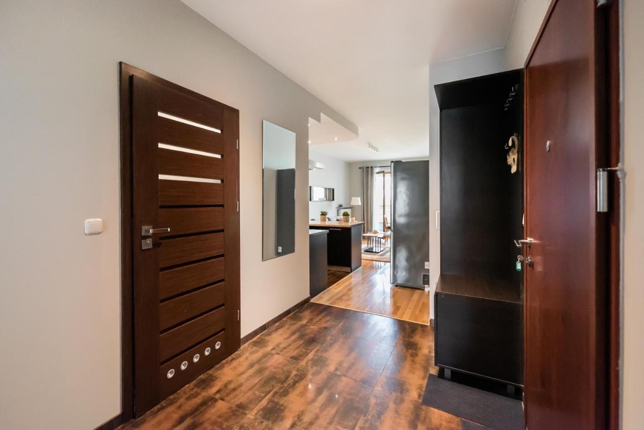 Wola Prime 2-Bedroom Apartment วอร์ซอ ภายนอก รูปภาพ