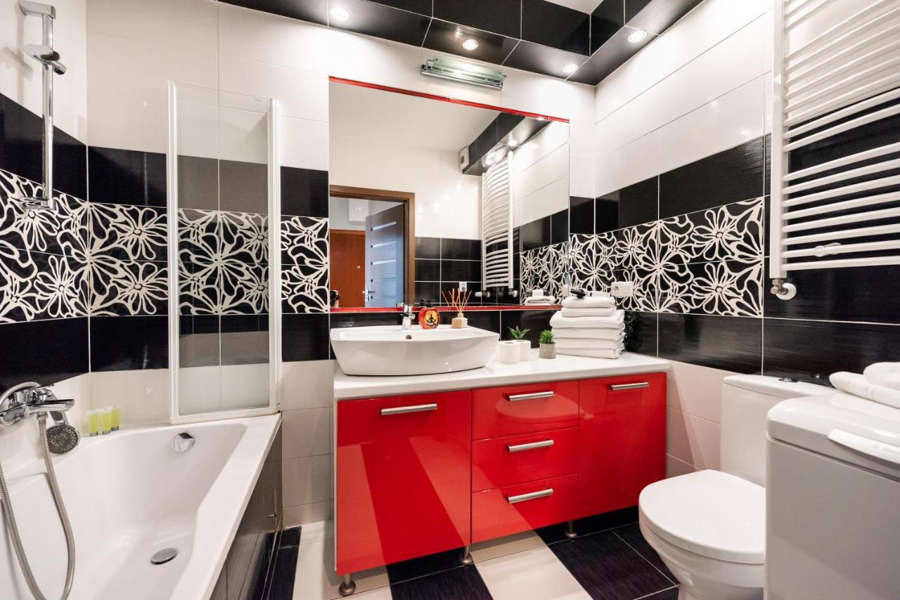 Wola Prime 2-Bedroom Apartment วอร์ซอ ภายนอก รูปภาพ